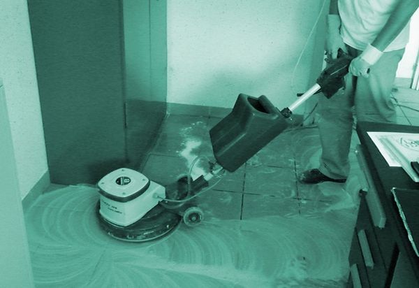 100624 Decapage Poncin Vert